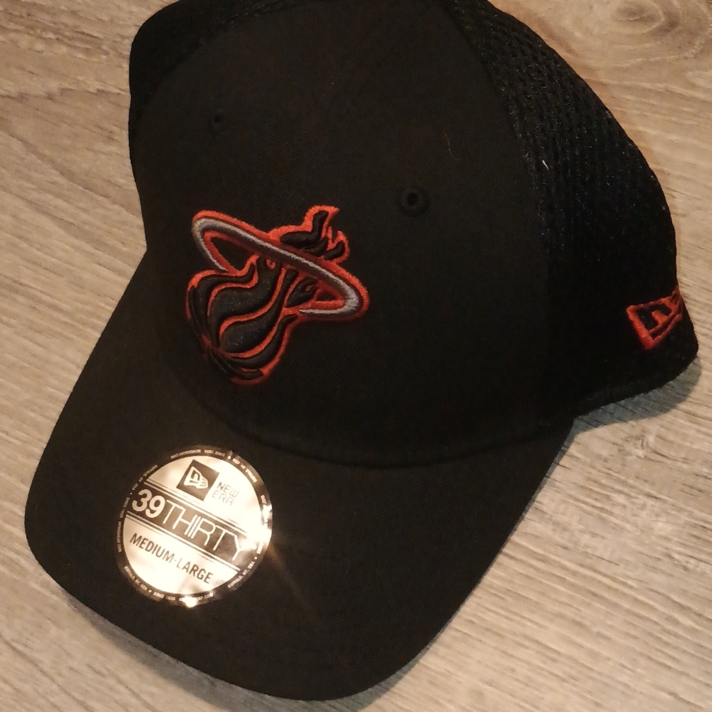 Brand New Miami Heat New Era 39Thirty Fitted (Medium Large) Hat